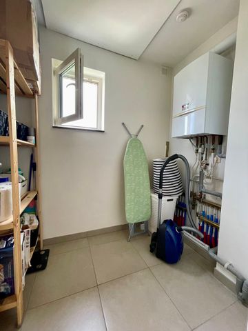 Zeer knap, ruim appartement met 2 slpks en garage - Photo 5