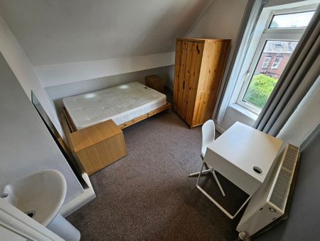 Beechwood Grove, Burley, LEEDS, LS4 2LT - Photo 5