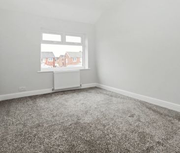 Ena Crescent, Leigh - Photo 1