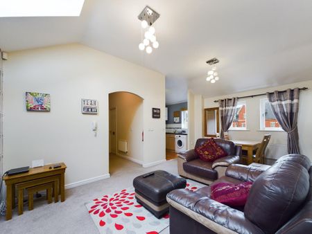 2 bedroom flat to rent - Photo 2