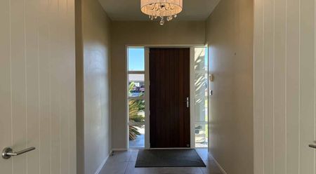Modern Family Living - Photo 5