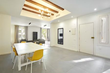 Carrer La Rambla, Barcelona, Catalonia 08002 - Photo 2