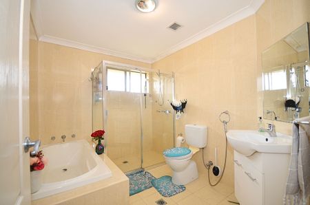 3-Bedroom Family Home within 100m to Girraween Public School Catchment - Photo 4