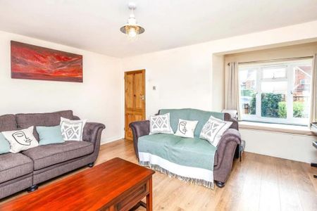 3 bedroom terraced house to rent - Photo 3
