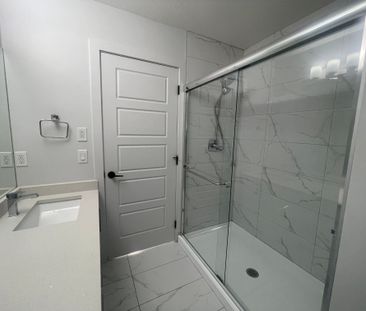 GREAT 3 BED, 2 5 BATH TOWNHOUSE WITH DBL GARAGE IN BEAUMONT - Photo 5