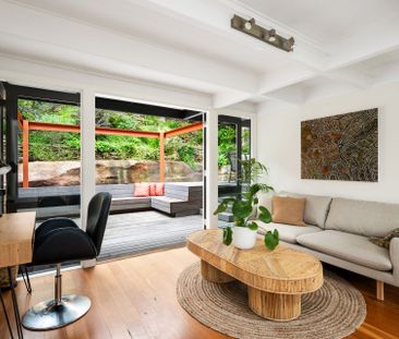 Modernist design innovation in a magical waterfront reserve setting - Photo 2