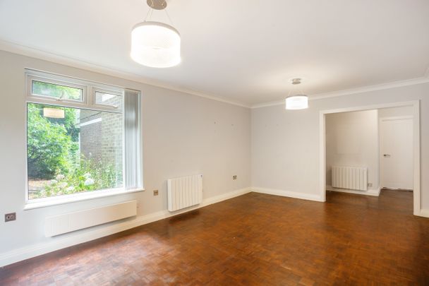 Mountcombe Close, Surbiton, Surrey, KT6 ground floor flat to rent - Photo 1