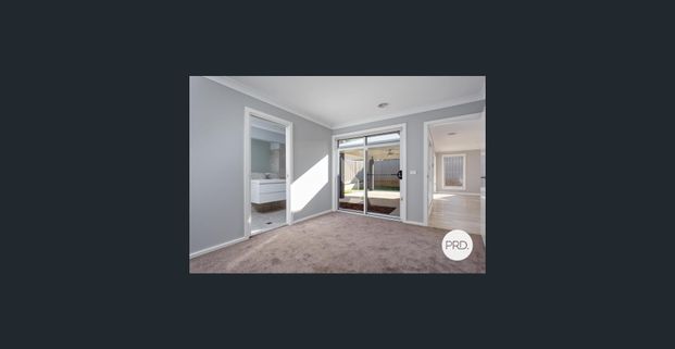 Unit 2/12 Gibson Street, BOOROOMA NSW 2650 - Photo 1