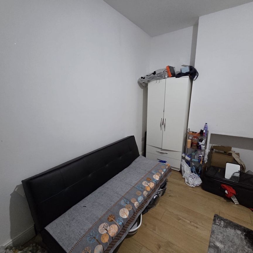 Room in a Shared House, Thorngrove Road, E13 - Photo 1