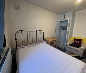 2 bedroom flat share to rent - Photo 1