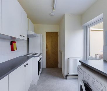 4 bedroom terraced house to rent - Photo 1