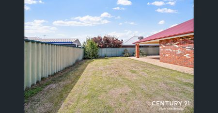 Spacious & Homely 4x2x2 In Quiet Area - Photo 5