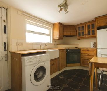STUDENT ACCOMMODATION, 3 College Terrace, Derry/Londonderry, BT48 7NZ - Photo 6