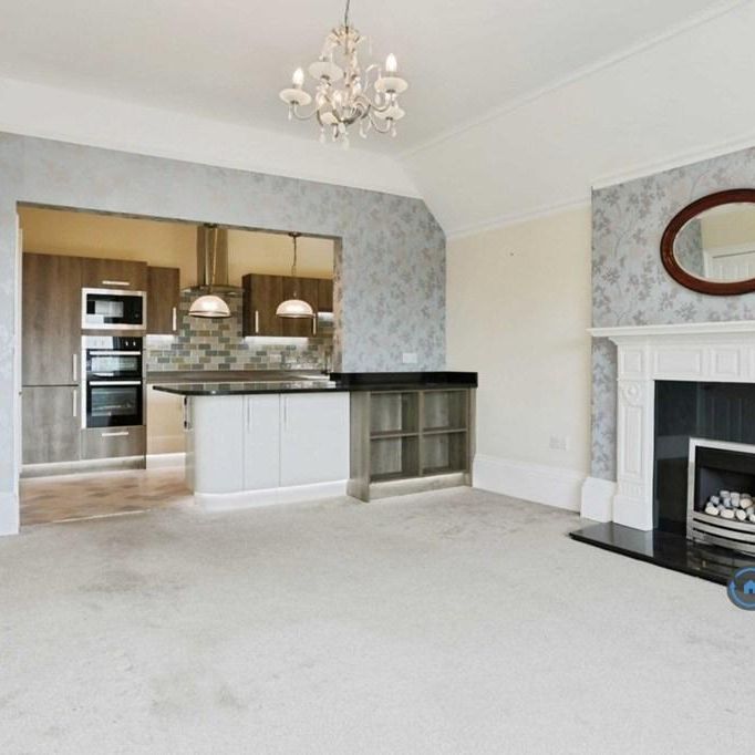 3 bedroom flat to rent - Photo 1