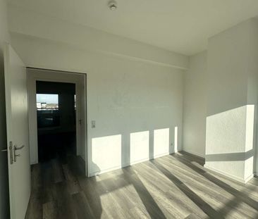 ++Große und Helle 3-Raumwohnung im Dachgeschoss++ - Foto 1