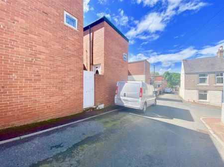 West Street, Whickham, Newcastle Upon Tyne - Photo 3