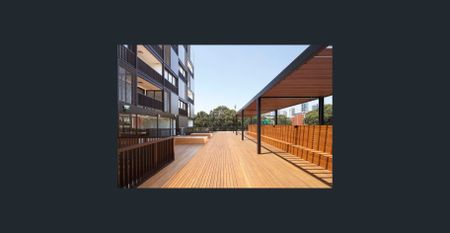 Stunning Two Bedroom Apartment in Prime Location - Harbour Mill - Photo 4