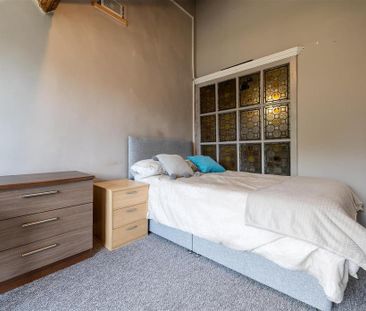 2 bedroom private hall to rent - Photo 2