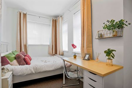 6 Bed End Terrace, St. Stephens Road, LE2 - Photo 2