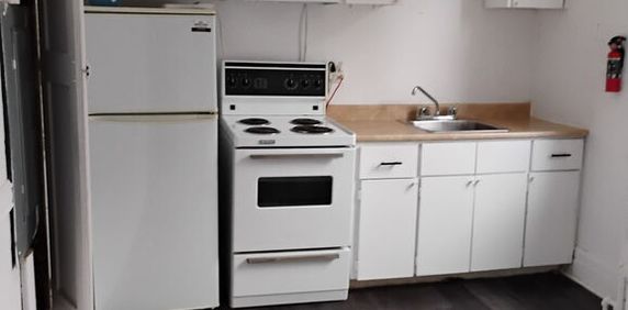 NDG - Nice 3 1/2 Heated For Rent - Photo 2