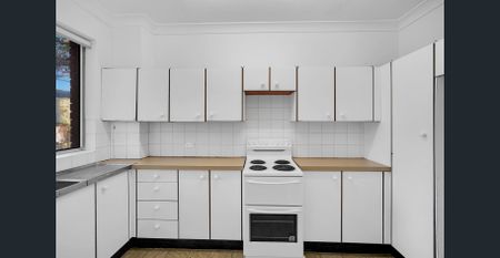 Private One Bedroom with Lock-up Garage - Photo 2