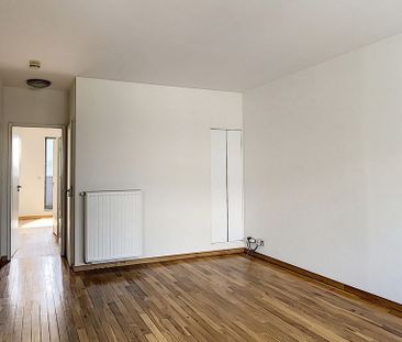 Appartement te huur in Schaarbeek voor € 1.000 met 1 slaapkamer - Foto 3