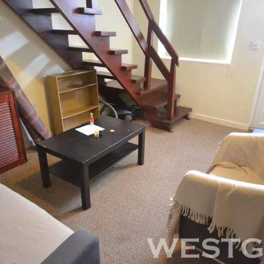 Blenheim Gardens, Reading, RG1 - Photo 1