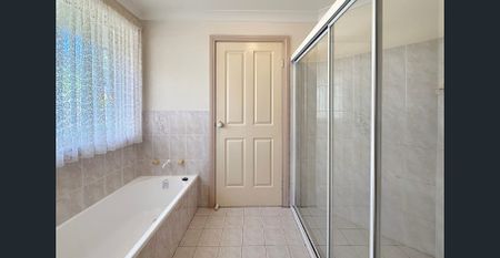 Modern comfort & everyday convenience ideally located in quiet cul-de-sac location close to CBD, schools, shops, golf club & transport - Photo 2