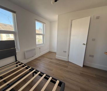6 bedroom end of terrace house to rent - Photo 3
