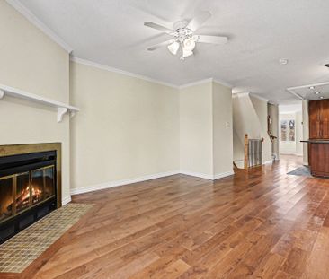 For Lease - 207 Mart Circle, Manor Park - Cardinal Glen and Area, O... - Photo 3