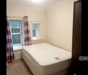 3 bedroom flat to rent - Photo 2