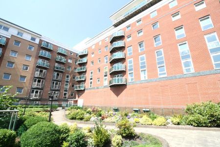 3 bedroom apartment to rent - Photo 3