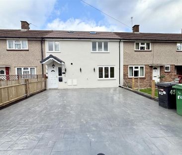 1 bedroom in a house share to rent - Photo 2