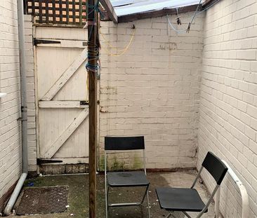 4 bedroom terraced house to rent - Photo 1