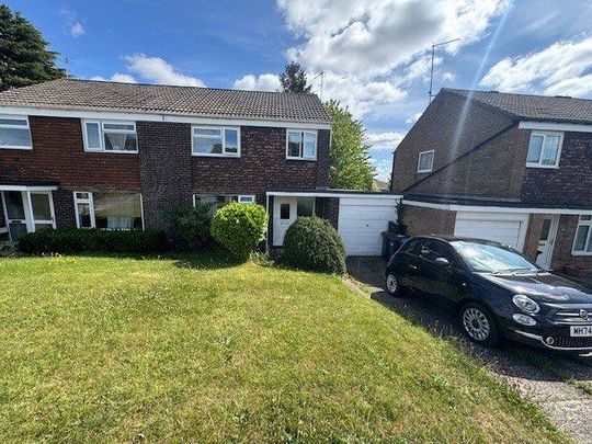 3 bedroom semi-detached house to rent - Photo 1