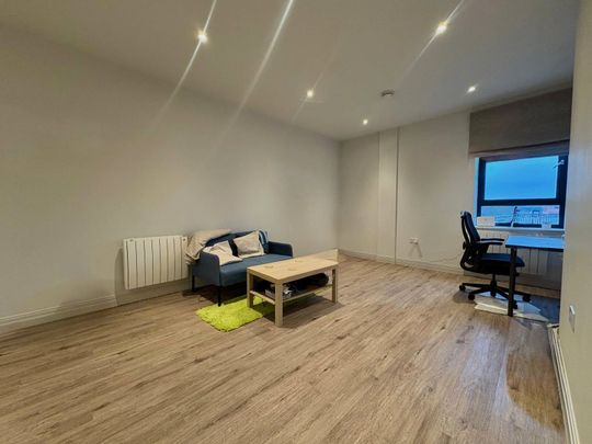 Pembroke Broadway, Camberley, Surrey, GU15 - Photo 1