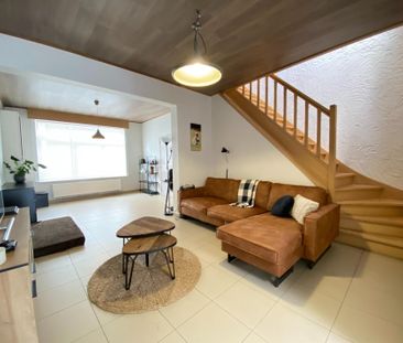 KNUSSE INSTAPKLARE RIJWONING MET TERRAS IN HET HARTJE VAN AARSELE - Photo 4