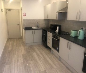 Sutton High Street, SM1 1EX - Photo 1