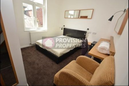 5 Bedroom Houses to Rent in Leeds - Photo 2