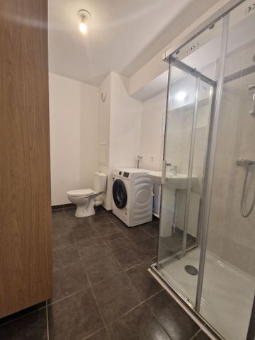 Location Appartement 2 pièces 45m² NANTERRE 92000 - Photo 3