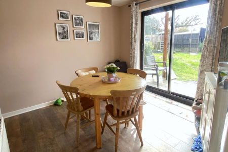 3 bedroom semi-detached house to rent - Photo 2