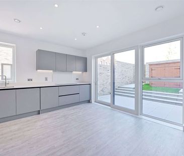 A brand new three bedroom home - Photo 4