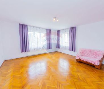 Parter de casă 133 mp de închiriat în centrul orașulu... - Fotografie 1