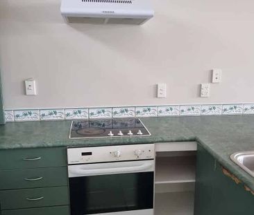 Spacious 4BR Newtown Gem w/ Balcony! - Photo 3