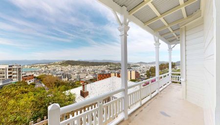 Spacious 5-Bedroom Apartment with Stunning Wellington Views – Kelburn, 6012 - Photo 2
