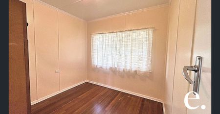 Charming Lowset Timber Home for Rent - new flooring throughout house to be installed - Photo 3