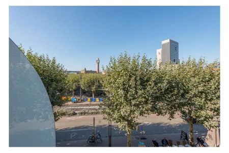 Lichtrijk appartement met 2 slaapkamers op het Koningin Maria Hendrikaplein - Foto 4