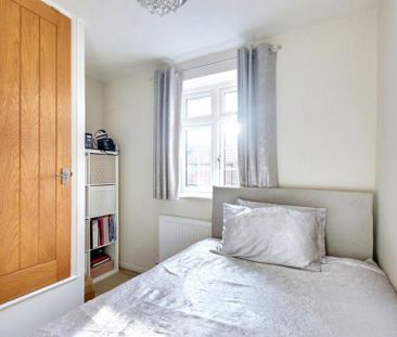 3 bedroom semi-detached house to rent - Photo 4