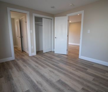 **RENOVATED FULLY DETACHED UNIT FOR RENT IN WELLAND!** - Photo 1