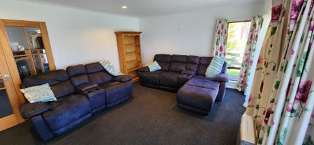 8 Frank Frethey Place, Highlands Park, New Plymouth - Photo 3